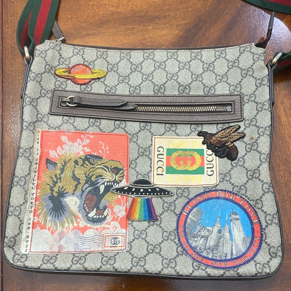 AUTHENTIC Gucci Messenger Crossover Bag